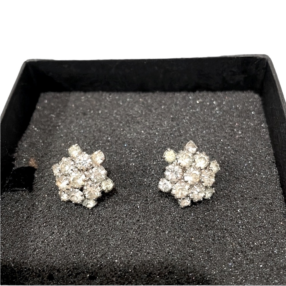 Vintage rhinestone earrings. EUC